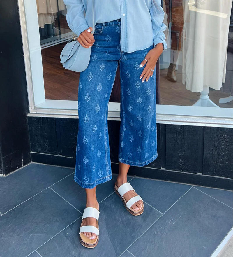 Tulip Crest Jeans by Dear John