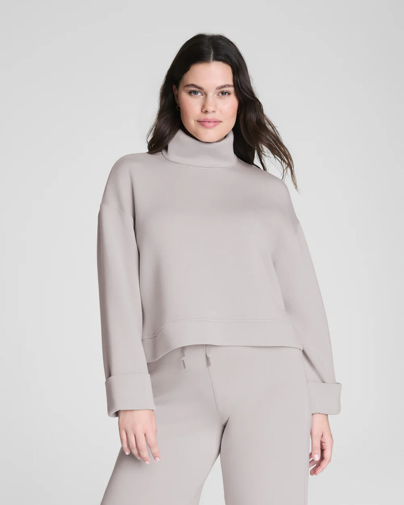 Cropped Turtle Neck